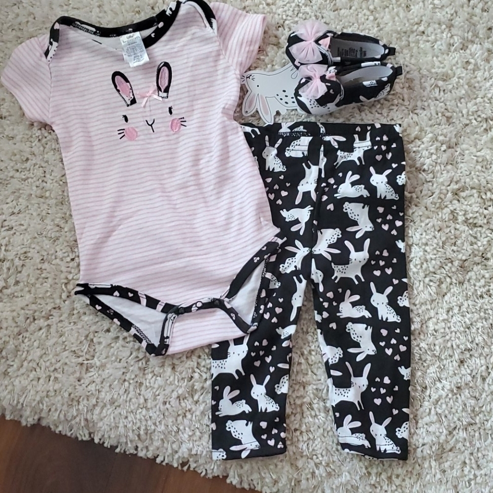Little beginnings 12 mo baby outfit rabbits